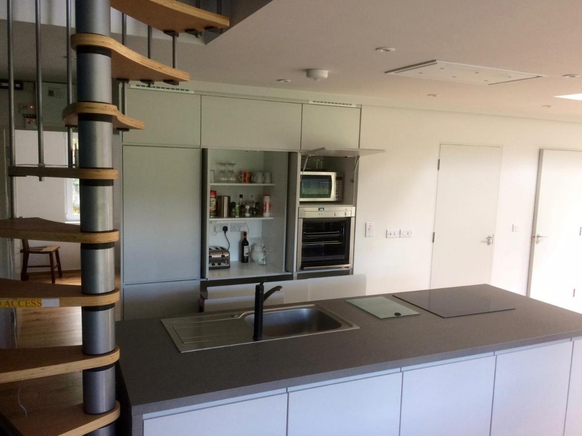 Spacious Contemporary Chalet Type Apartment. Голуэй Экстерьер фото